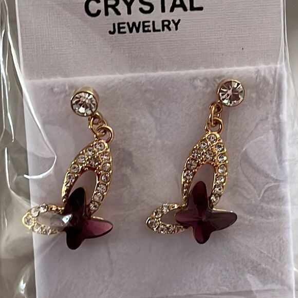 Beautiful & Classy Necklace & Earring Set - Picture 2 of 4